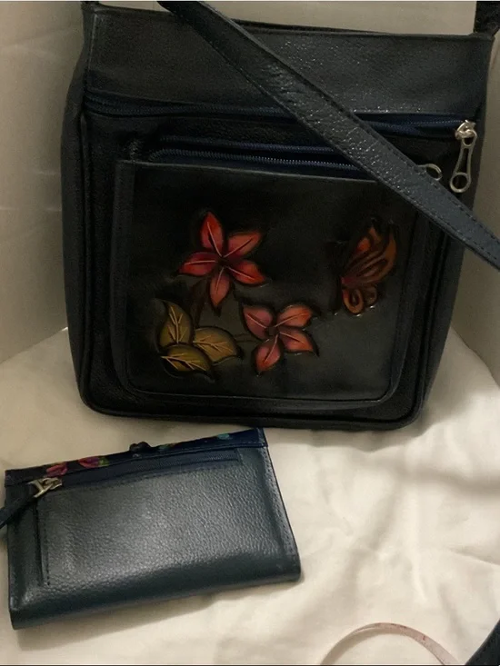 Dark blue Floral Embossed Crossbody Bag - Women's Shoulder Purse. ( free wallet) - Picture 12 of 12